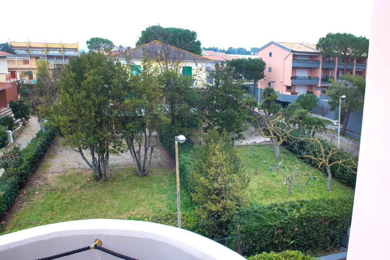 M126 - Marcelli, Trilocale Fronte Mare In Residence Con Piscina Kültér fotó